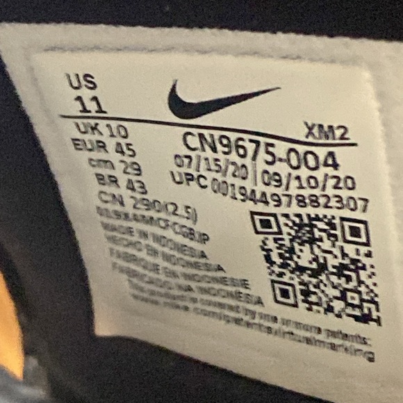 Men’s Nike slides - Picture 3 of 5